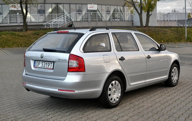 Skoda Octavia cena 25900 przebieg: 192000, rok produkcji 2011 z Mrągowo małe 137